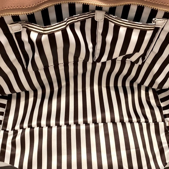 Henri Bendel || NYC Skyline W 57th Tote || EUC✨ w Dust Bag - Picture 6 of 16